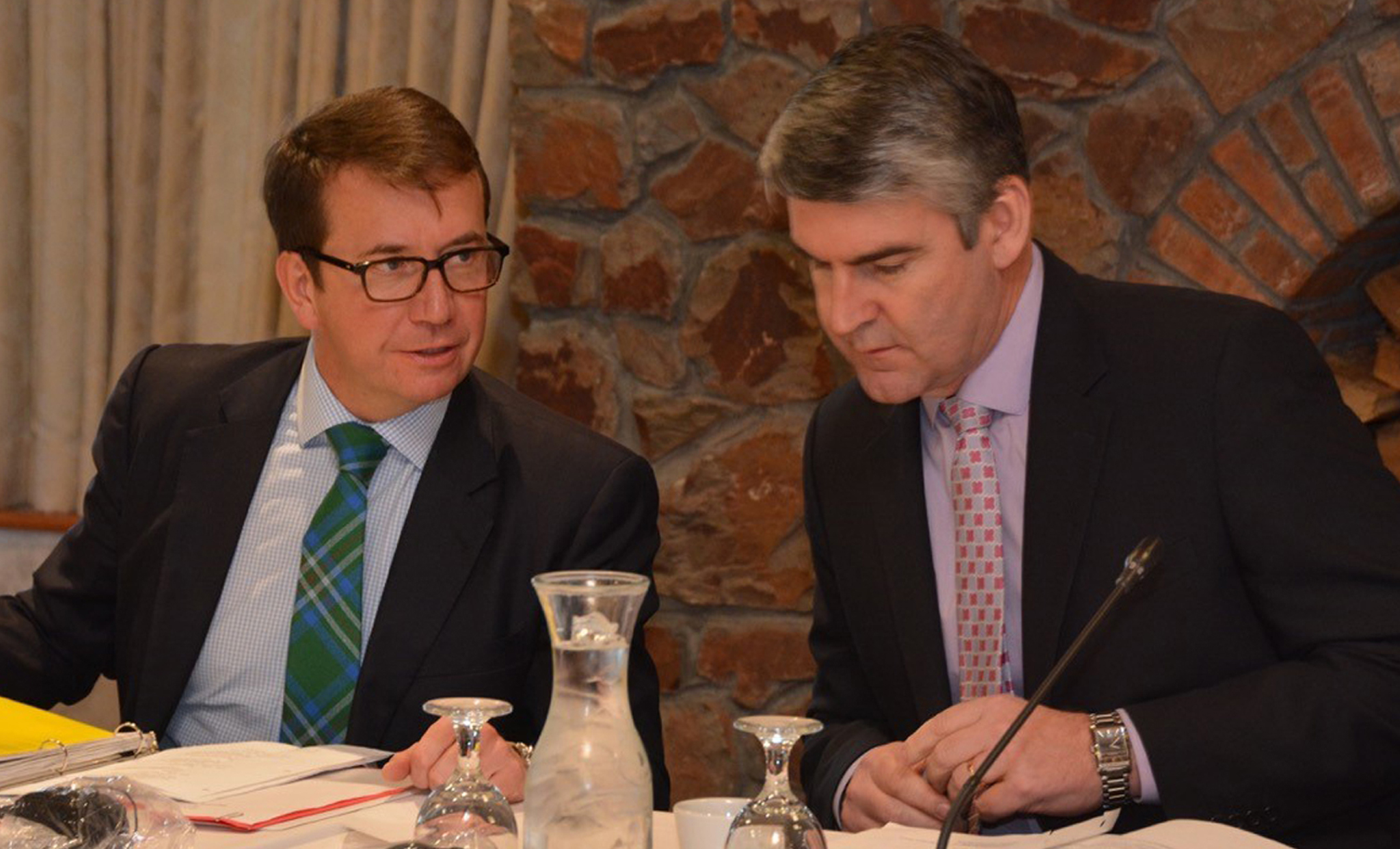 January 27, 2017 - The Honourable Scott Brison, President of the Treasury Board (left) and the Honourable Stephen McNeil, Premier of Nova Scotia, discuss progress on the Atlantic Growth Strategy.