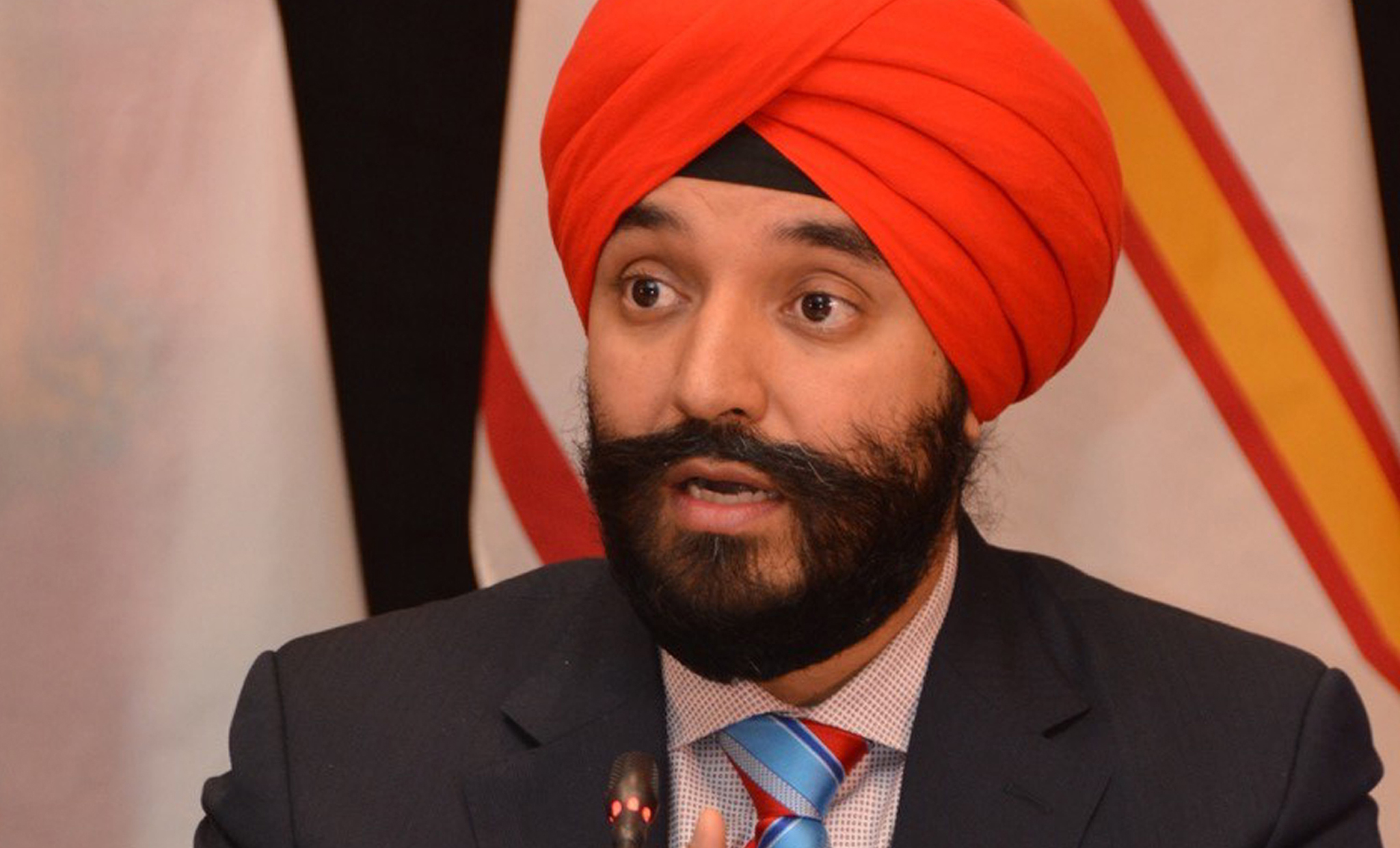 January 27, 2017 - The Honourable Navdeep Bains, Minister of Innovation, Science and Economic Development, announces the expansion of the Accelerated Growth Service in Atlantic Canada during a news conference in Wolfville, Nova Scotia.