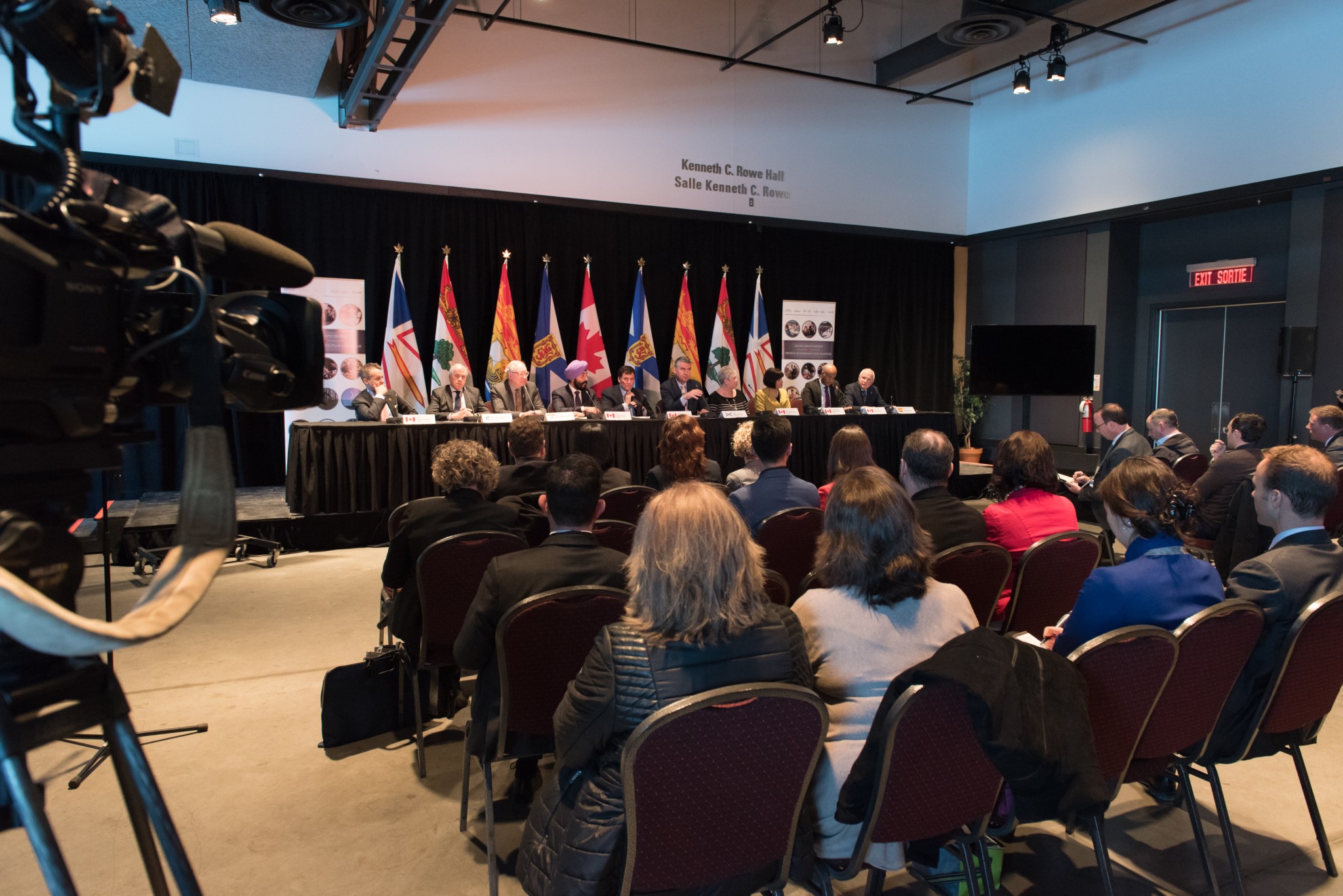 Le 1er mars 2019 – Les ministres et premiers ministres se sont rencontrés à Halifax, en Nouvelle-Écosse, pour faire le point sur l’incidence positive de la Stratégie de croissance pour l’Atlantique et pour dresser le profil de l’avenir de l’énergie propre de la région qui misera sur une électricité plus durable, plus fiable et plus abordable pour le Canada atlantique. La discussion a aussi porté sur la croissance de l’industrie alimentaire de la région, l’harmonisation de la réglementation et les écarts de compétences persistants à combler.