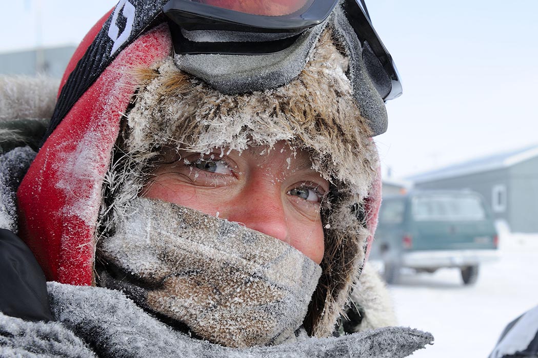 Ranger Melina Tessier-Fontaine, de Dawson City, au Yukon, après une patrouille de deux semaines dans l’Arctique, pendant la cérémonie de clôture de l’opération Nunalivut, le 24 avril 2013. Photo: Cpl Pierre Létourneau