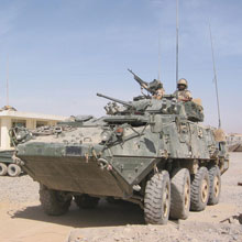 Le VBL III peut servir de véhicule de poste de commandement.