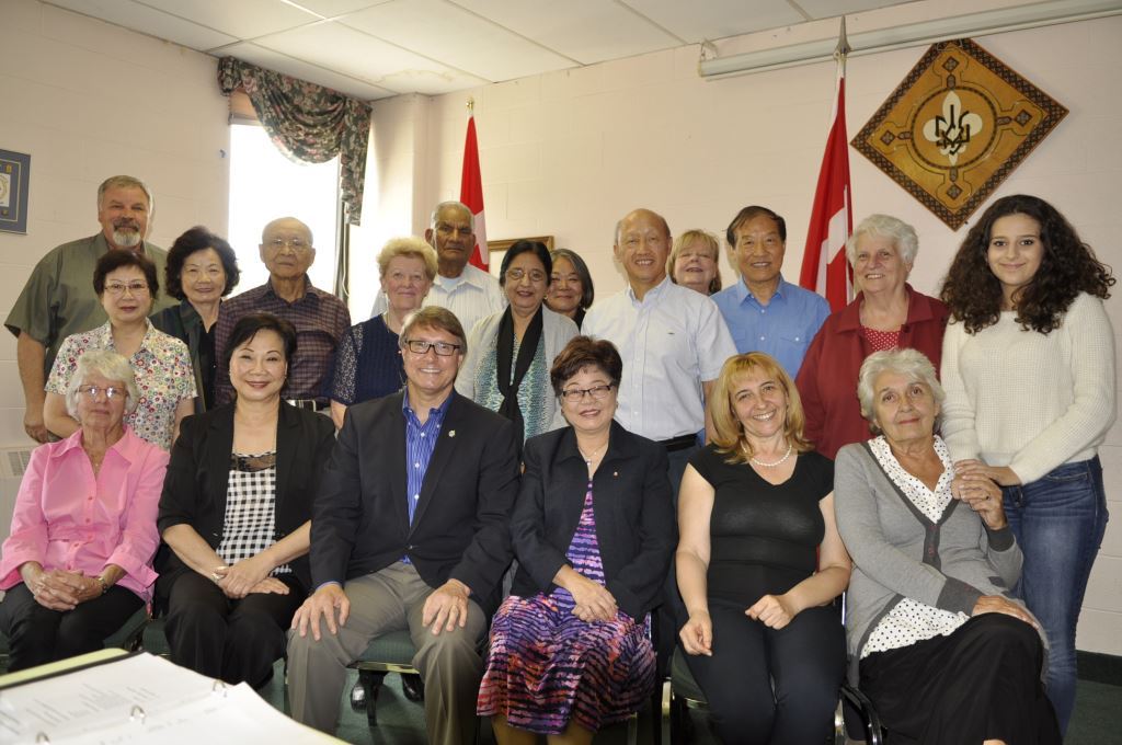 Minister Wong along with participants.