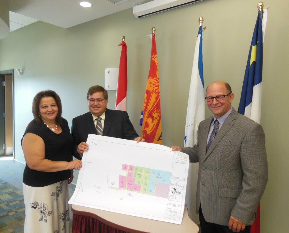 Federal and Provincial Governments Invest in Upgrades to the Bouctouche Industrial Park 

Bouctouche NB
August 1, 2014

Thanks to support from the federal and provincial governments, the Town of Bouctouche can proceed with its plans to expand the municipality¿s industrial park.

The project involves the expansion of the Bouctouche Industrial Park to increase its capacity by eight sites. Work will involve site preparation and the extension of sewage and lighting services as well as the continuation of Industrial Street by approximately 800 metres.

Pictured here (left to right) are Senator Rose-May Poirier, on behalf of the Honourable Rob Moore, Regional Minister for New Brunswick and Minister of State (Atlantic Canada Opportunities Agency); the Honourable Claude Williams, Minister of Transportation and Infrastructure; and Aldéo Saulnier, Mayor of Bouctouche.
