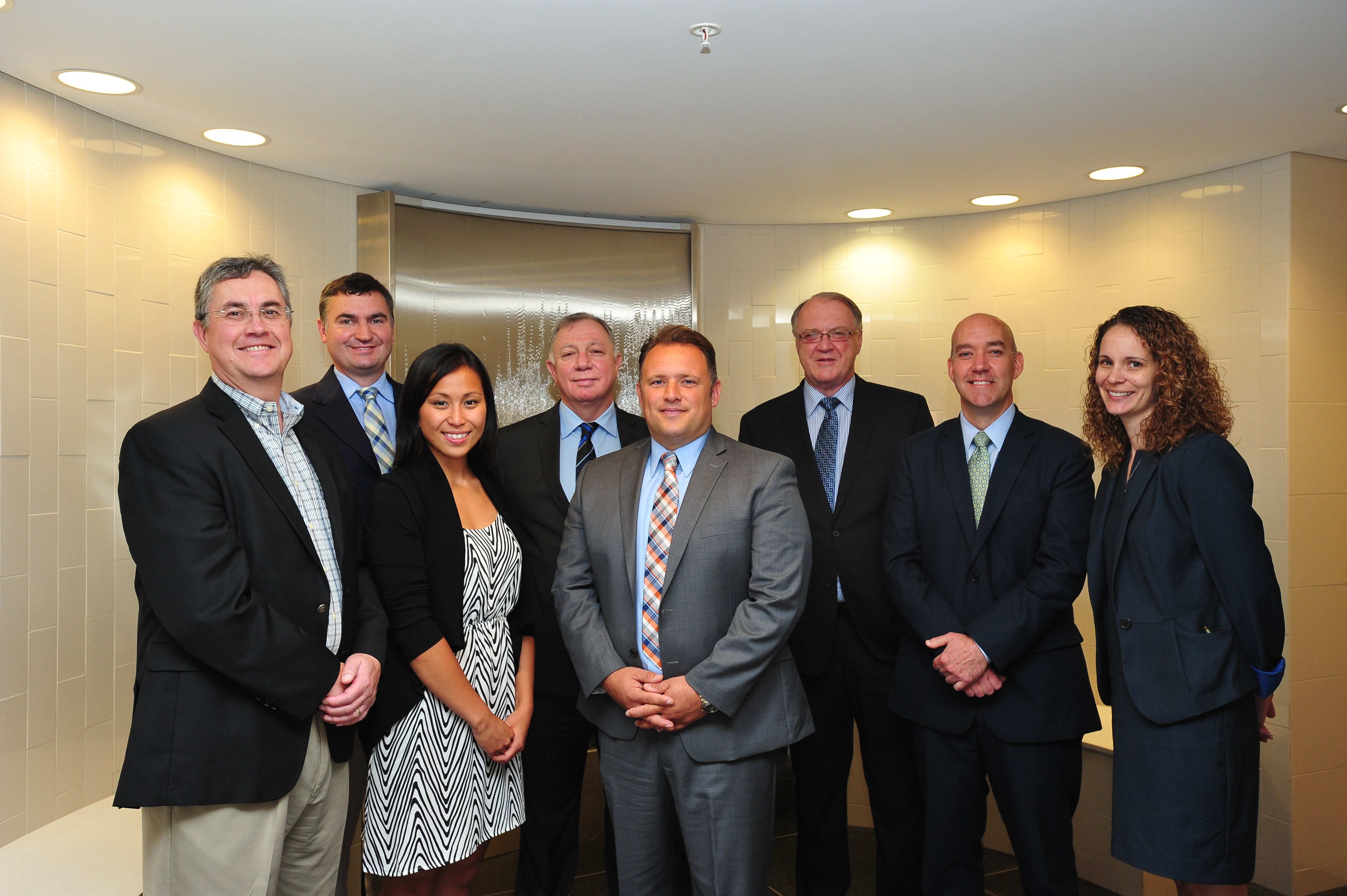 Les gouvernements fédéral et provincial se sont engagés officiellement aujourd¿hui à octroyer jusqu¿à concurrence de 7 millions de dollars à l¿Institut atlantique de recherche sur le cancer (IARC) et à l¿Université du Nouveau-Brunswick (UNB), reconnaissant ainsi l¿importance de travailler ensemble pour appuyer des initiatives et des activités d¿innovation fructueuses.  Dans le cadre de son programme d¿innovation, le gouvernement du Nouveau-Brunswick a annoncé qu¿il investira 82 millions de dollars sur une période de cinq ans pour appuyer des projets innovateurs comme ceux planifiés par l¿IARC et l¿UNB.


Le ministre régional du Nouveau-Brunswick et ministre d¿État de l¿Agence de promotion économique du Canada atlantique (APECA), l¿honorable Rob Moore, le secrétaire parlementaire du ministre de la Justice et député de Moncton-Riverview-Dieppe, Robert Goguen, le député de Fredericton, l¿honorable Keith Ashfield, et  l¿honorable Craig Leonard, ministre de l¿Énergie et des Mines du Nouveau-Brunswick se sont joints aux principaux représentants officiels et intervenants d¿organismes de recherche et développement, d¿accélérateurs d¿entreprises et de technologies, d¿organismes de commercialisation et du monde des affaires pour rendre officiel leur engagement, et ils en ont profité également pour souligner le soutien permanent de divers projets destinés à consolider la capacité d¿innovation au Nouveau-Brunswick.

Le cliché fait voir le Dr Eddy Campbell, président de l¿université du Nouveau-Brunswick; Brian MacDonald, député provincial de Fredericton-Silverwood; Sally Ng, exécutive directrice de Planet Hatch; le député Goguen; le ministre Moore; le député Ashfield;  le ministre Leonard et Sophie Thériault, directrice du développement, commercial et communications, l¿IARC.