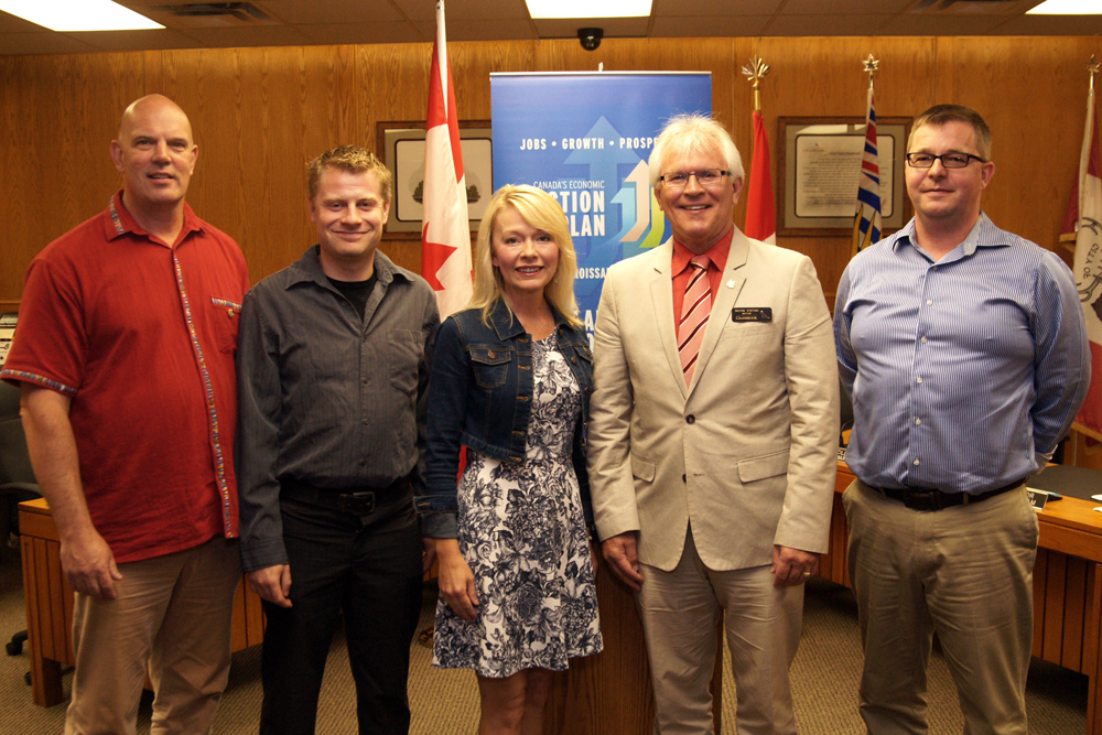 MP David Wilks; Mayor Gerry Taft, District of Invermere; Minister Bergen; Mayor Wayne Stetski, City of Cranbrook; and Scott Sommerville, Chief Administrative Officer, City of Kimberley. 