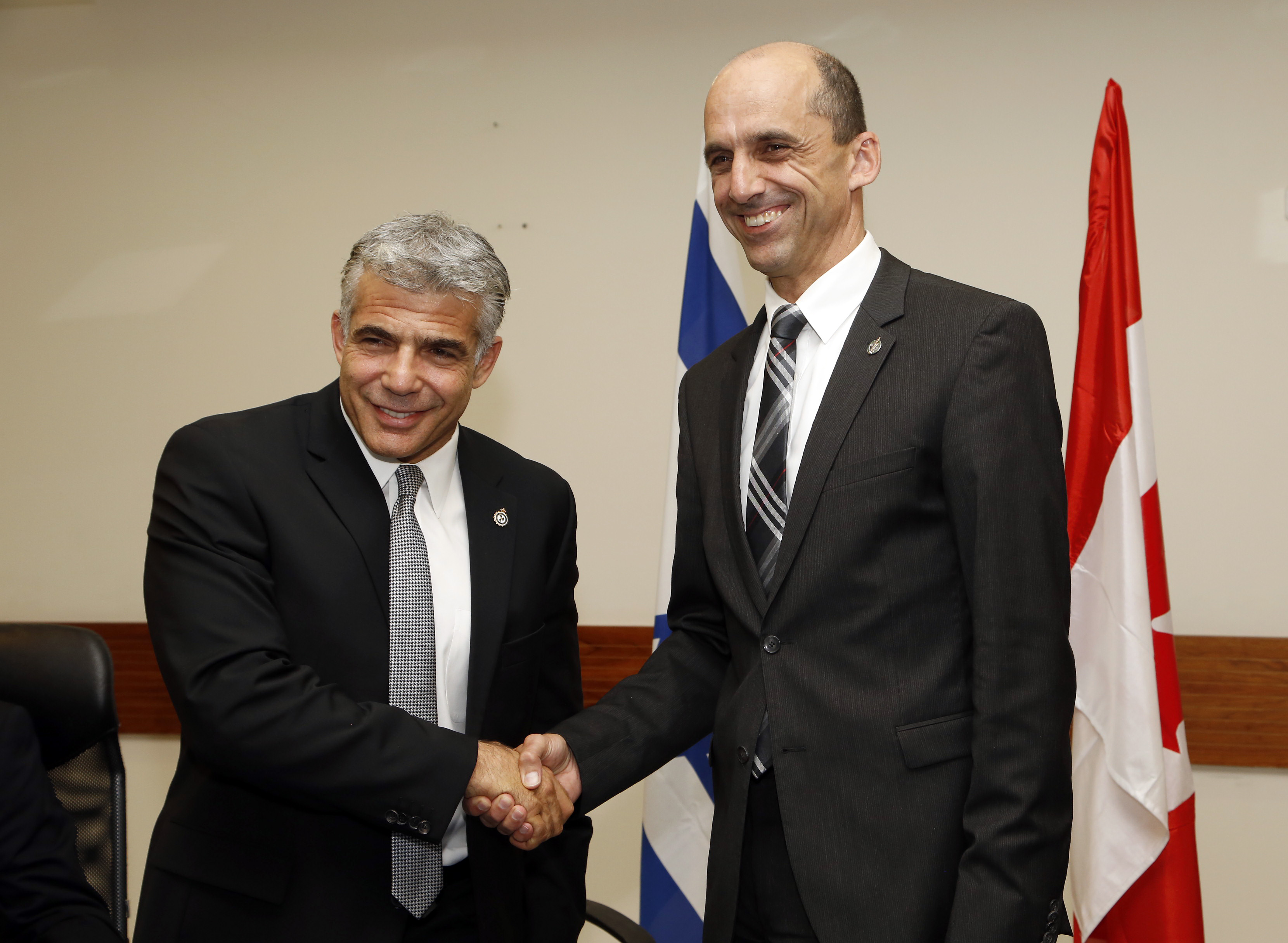 L'honorable Steven Blaney, ministre de la Sécurité publique et de la Protection civile, et Yair Lapid, ministre des Finance de l'État d'Israël, ont signé une Déclaration d'intention afin de lancer les négociations en vue de conclure un Accord de reconnaissance mutuelle le 15 septembre, à Tel Aviv, en Israël.