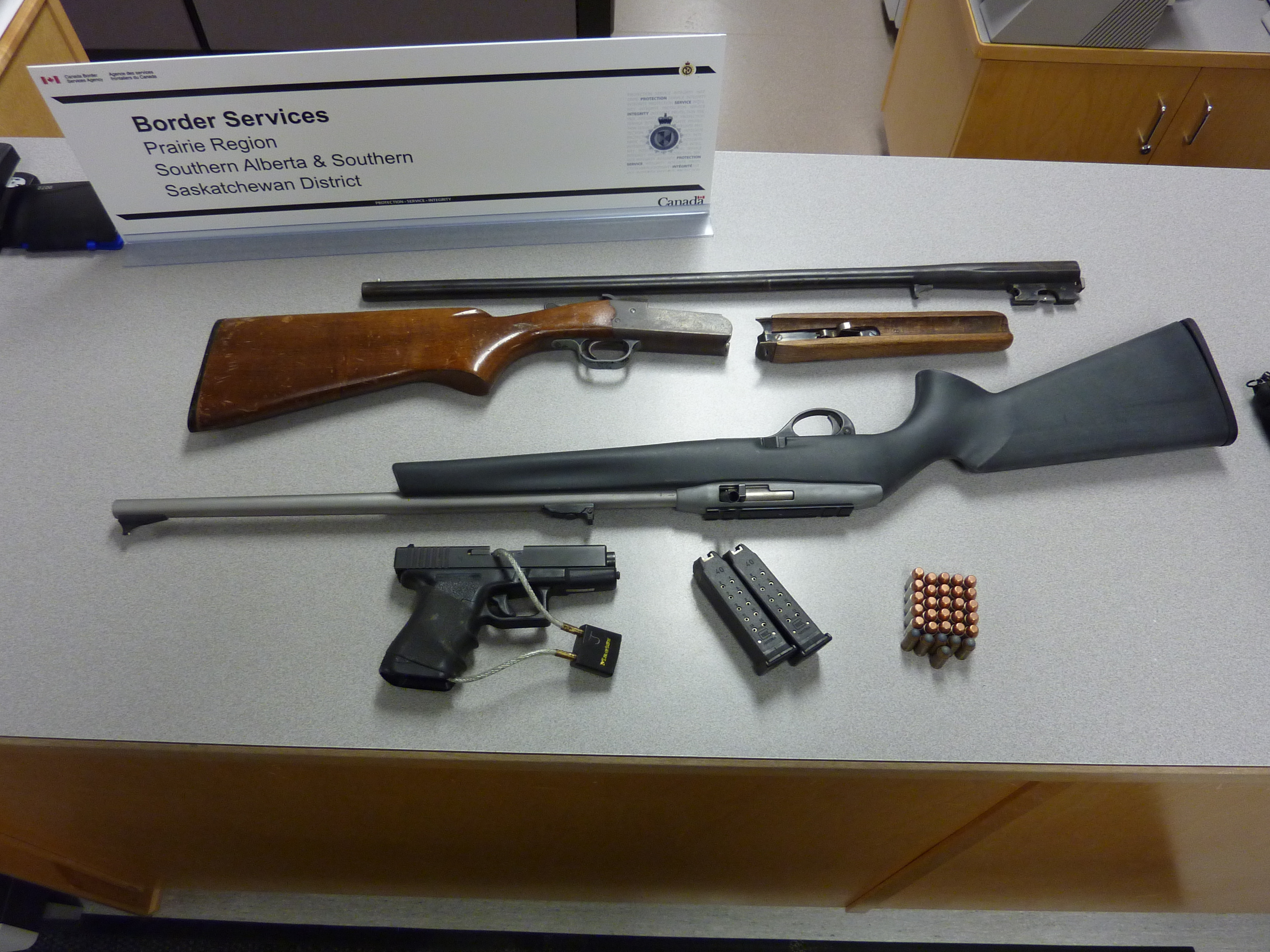 Armes à feu saisies le 25 août au poste frontalier de Carway