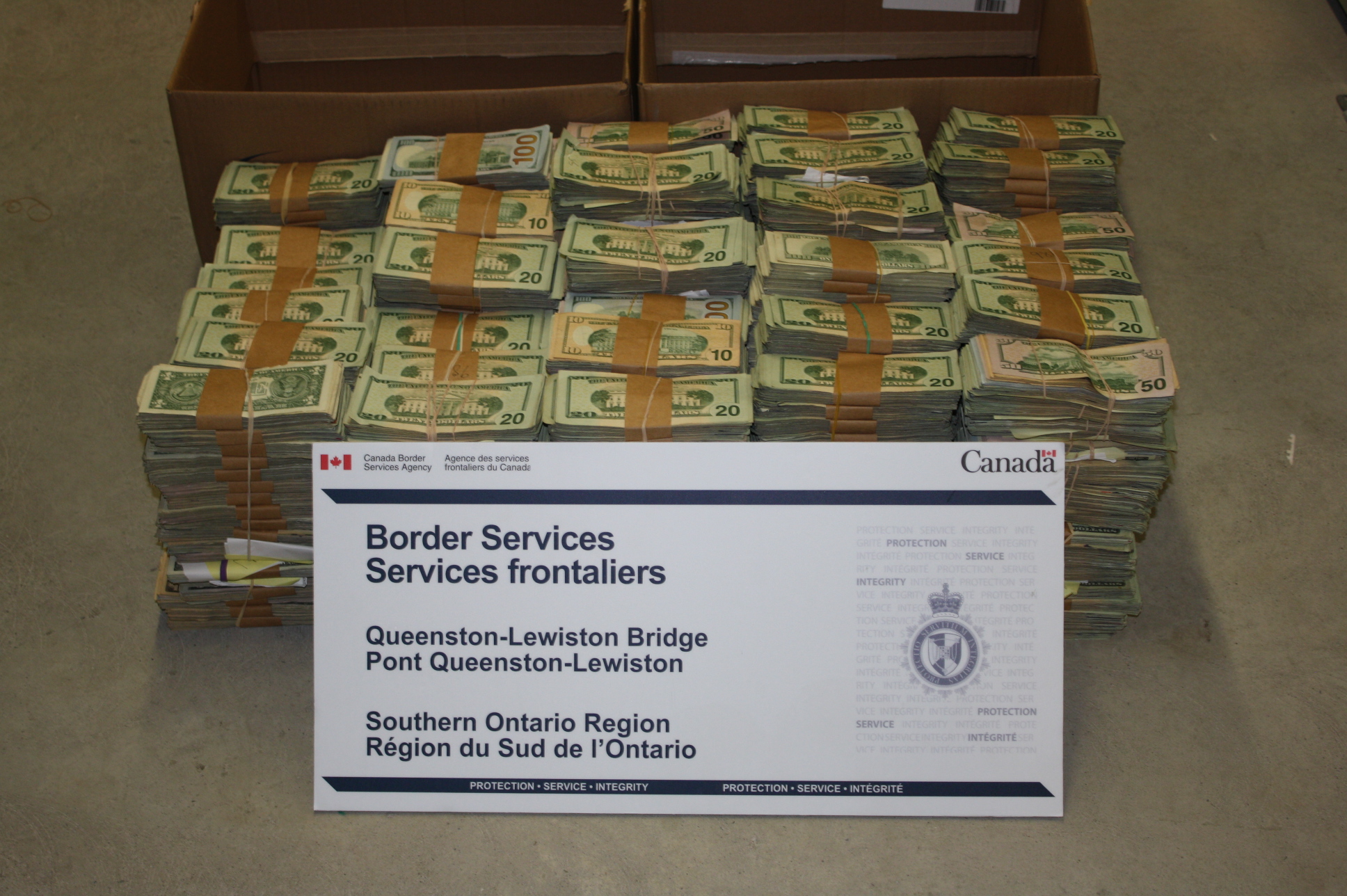 Drogue saisie, soit 9 kg de cocaïne, au pont Peace, à Fort Erie.