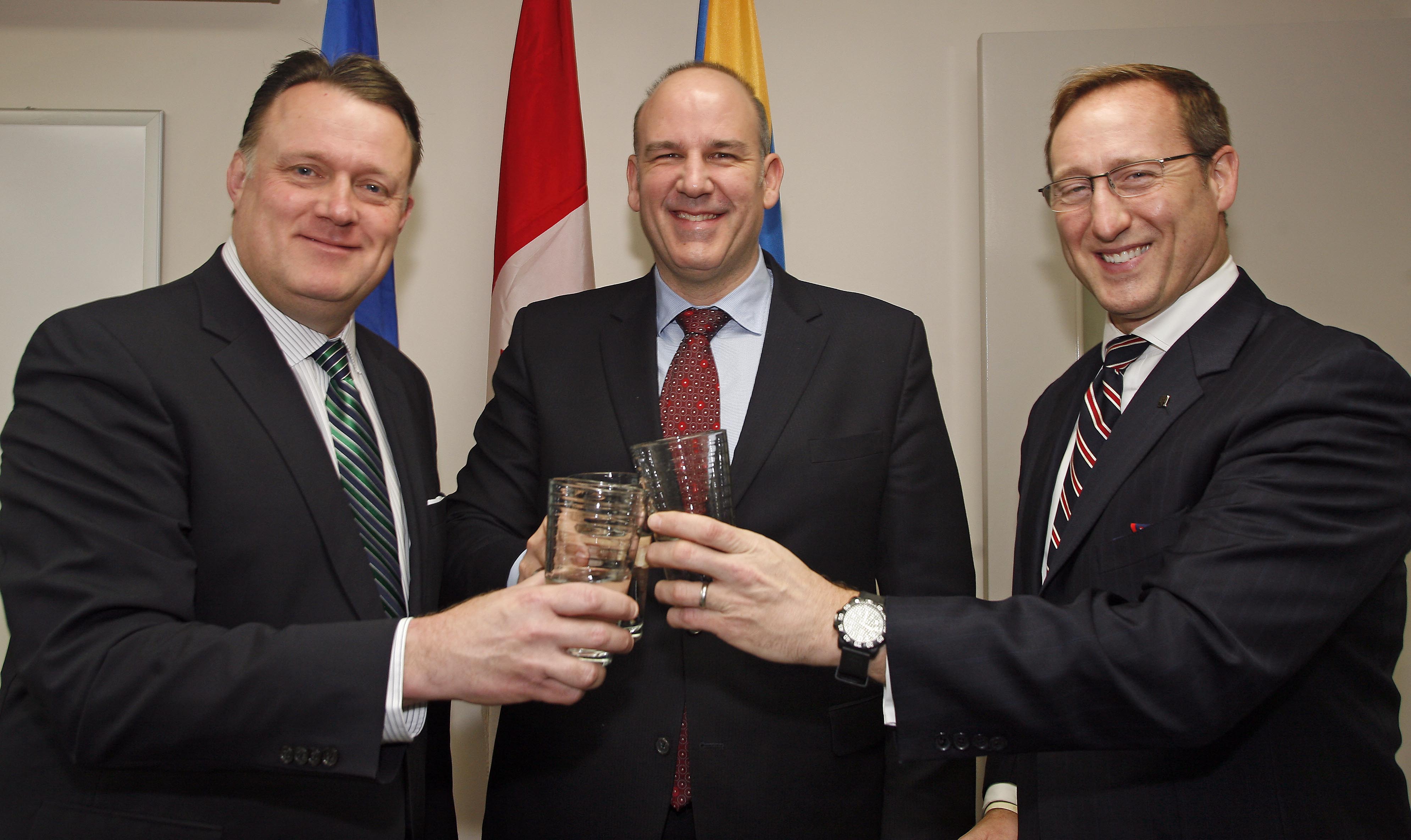 From left to right: Mike Savage, Mayor of the Halifax Regional Municipality, Labi Kousoulis, Nova Scotia Minister of the Public Service Commission and Minister of Internal Services and Peter MacKay, Member of Parliament for Central Nova, Regional Minister for Nova Scotia and Minister of Justice and Attorney General of Canada.