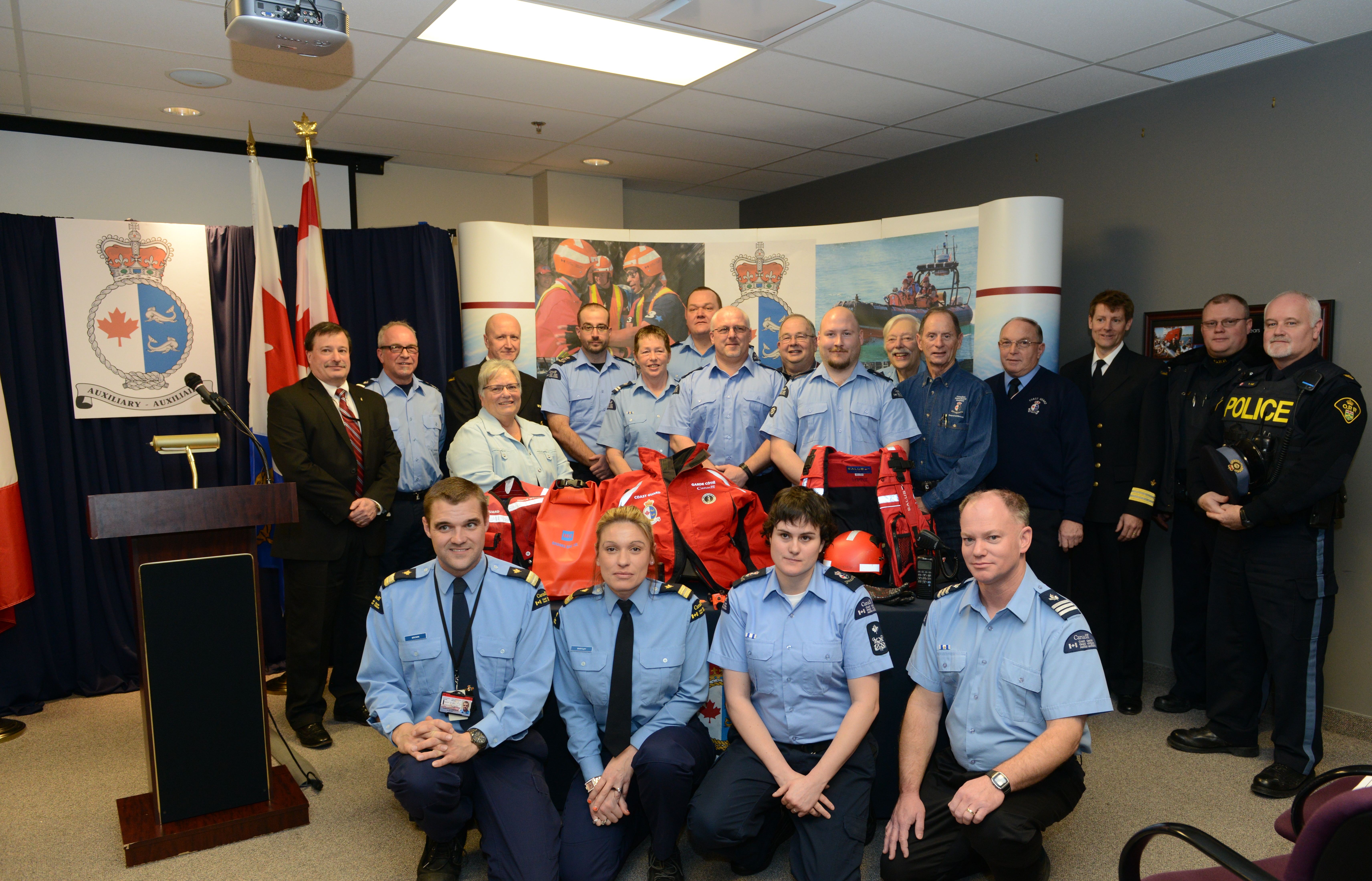 MP Davidson was joined in Sarnia, Ontario by local members of the Auxiliary and their maritime search and rescue partners.  Auxiliary members displayed some of the equipment they are provided, thanks to support from the federal government.