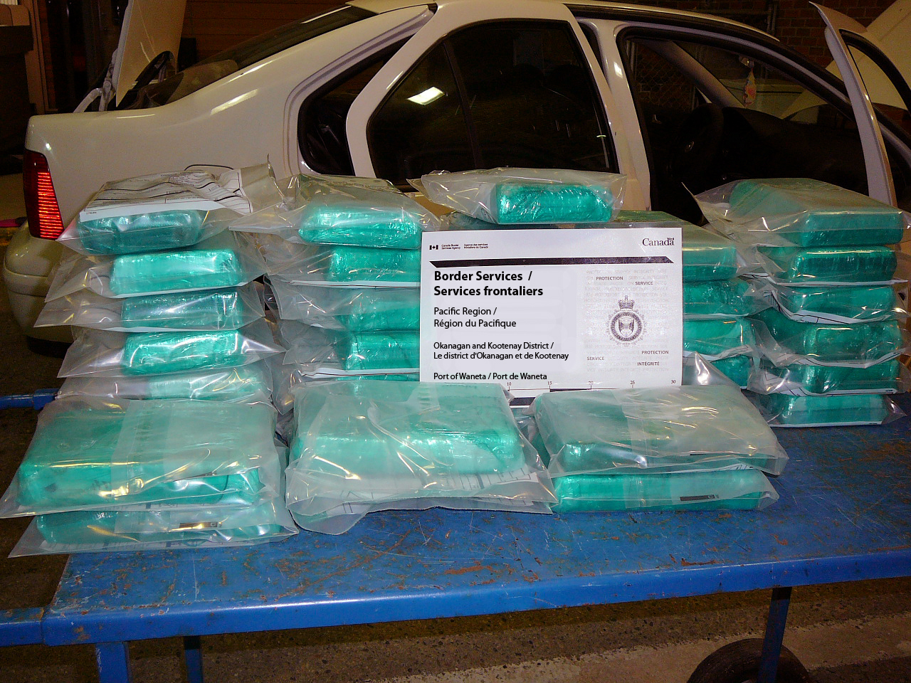 Border services officers seized over 35 kg of cocaine at the Waneta port of entry