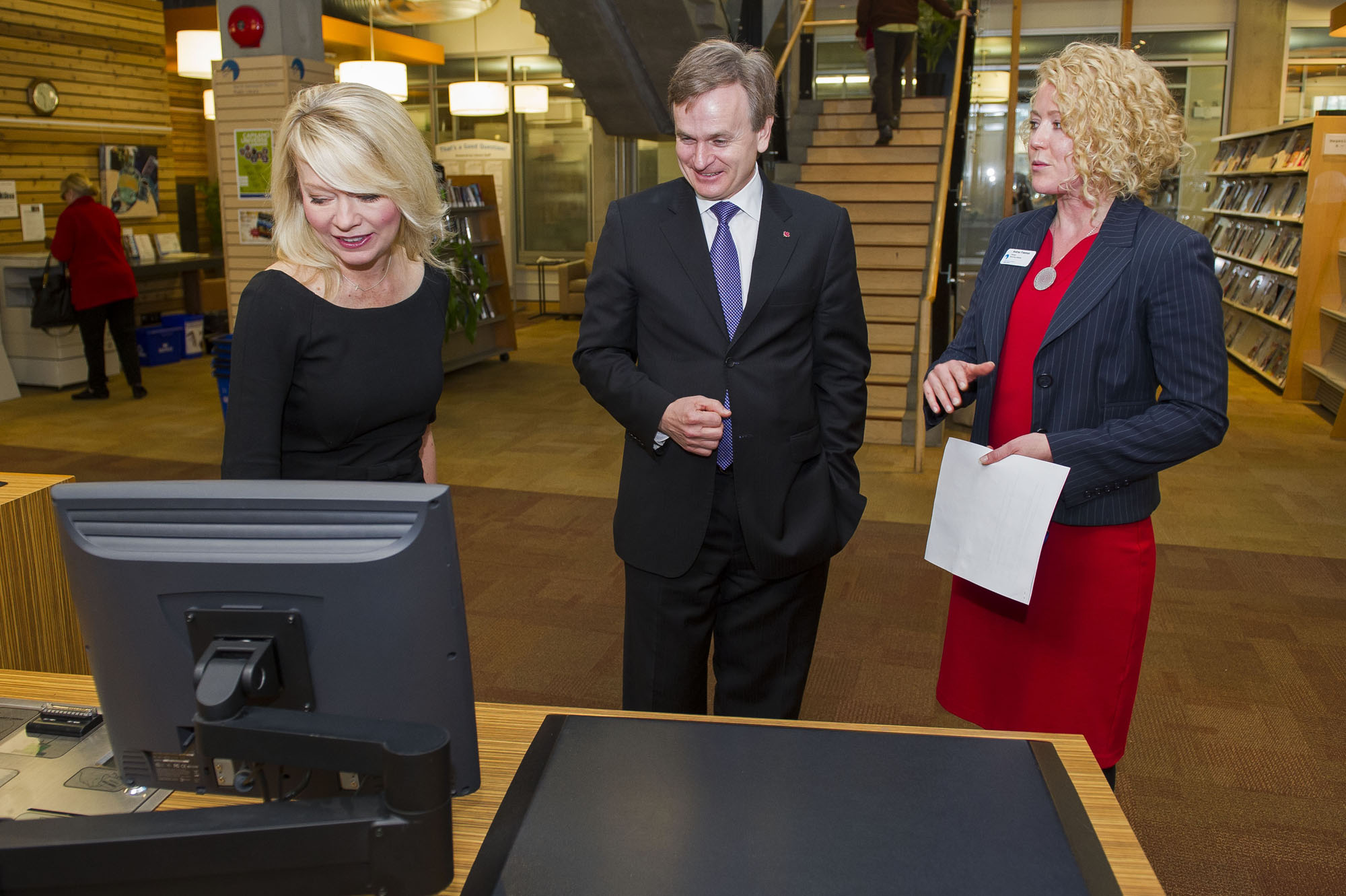 Minister Candice Bergen at the computer