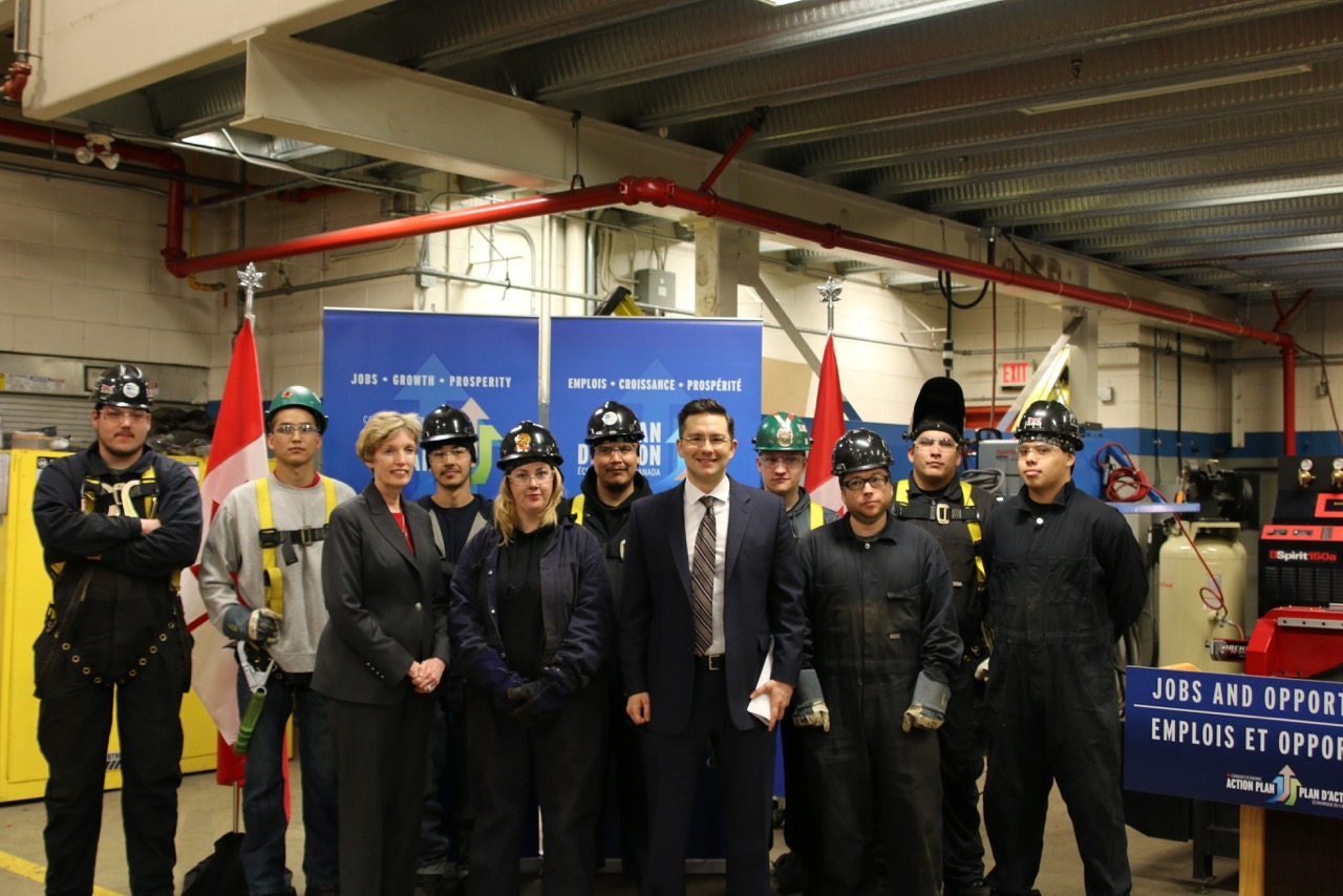 Minister Poilievre with apprentices at British Columbia Institute of Technology 