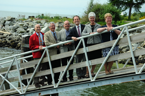 Minister Shea Announces Funding for Science Facilities, Marine Protection and Salmon Research on the Pacific Coast. Left to right: Dr. John Nightingale, Vancouver Aquarium; Dr. Brian Riddell, Pacific Salmon Foundation; Parliament Secretary Randy Kamp; MP John Weston; Carmel Lowe, Regional Director, Science, Pacific Region and Gail Shea, Minister of Fisheries and Oceans.