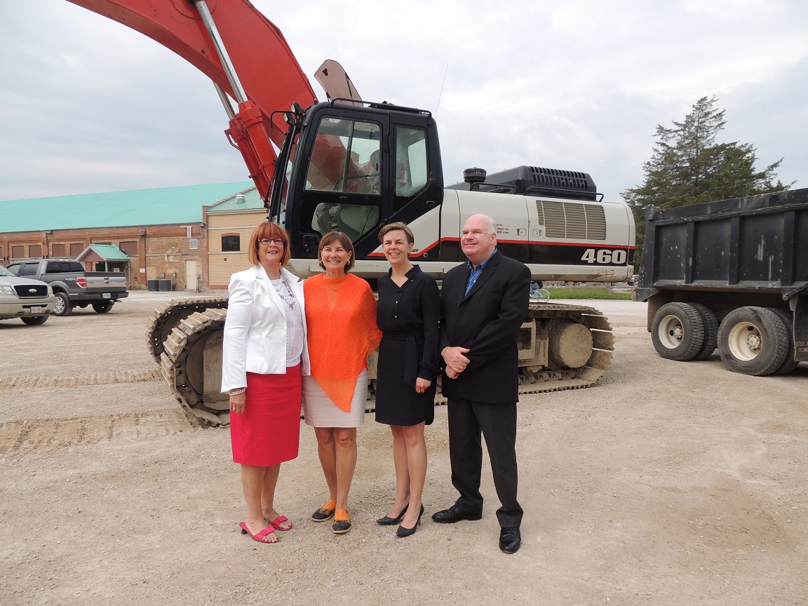 From left to right: Ann Hoggarth, Member of Provincial Parliament for Barrie; Sandra Cooper, Mayor of Collingwood; the Honourable Kellie Leitch, Member of Parliament for Simcoe-Grey; and Jim Wilson, Member of Provincial Parliament for Simcoe-Grey.