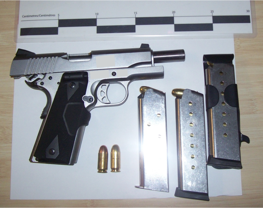Photo: Firearm and magazines seized by CBSA officers at the Lansdowne port of entry on May 22, 2016.