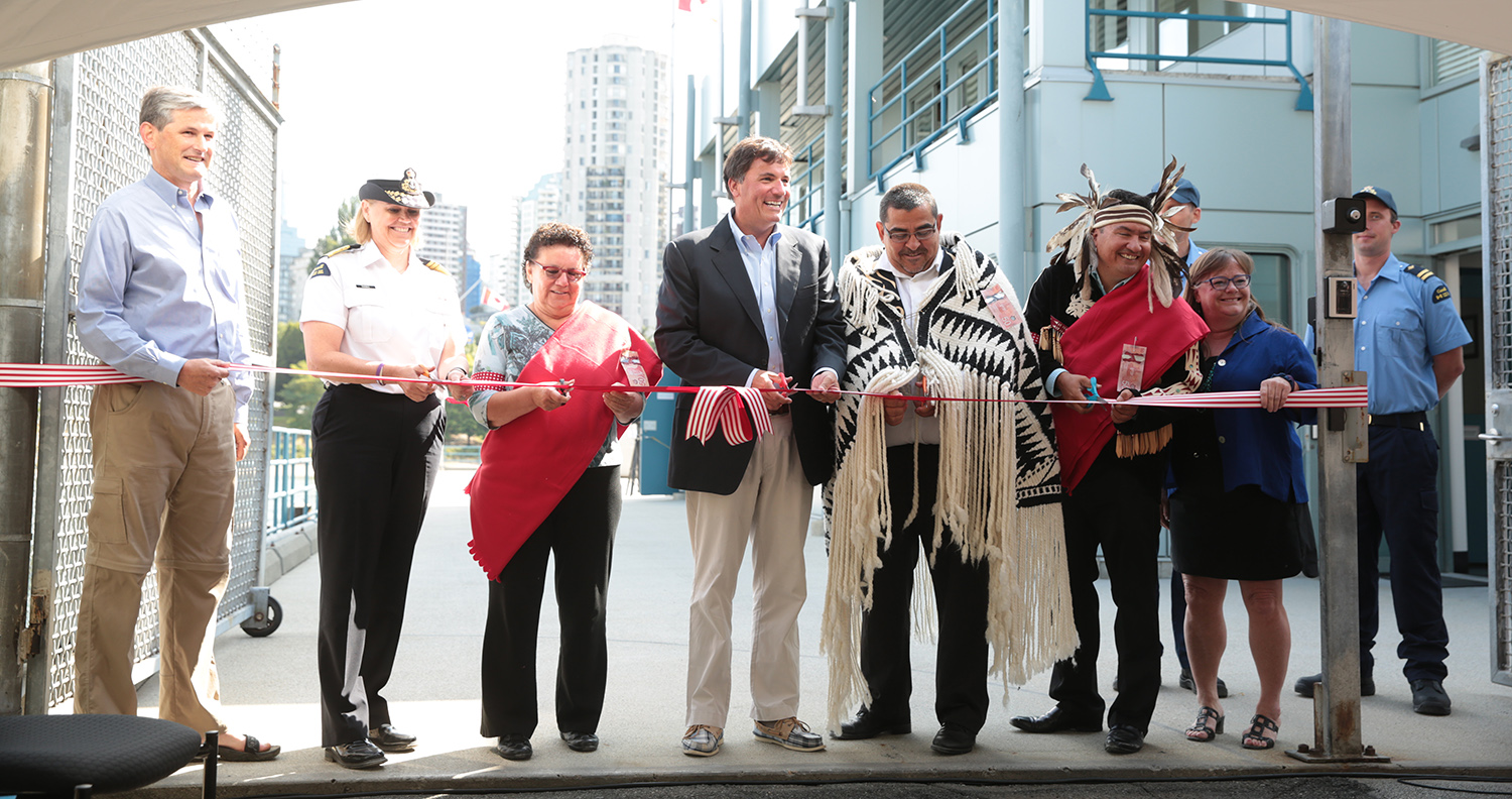 From left to right:
Andrew Wilkinson, Minister of Advanced Education (Vancouver Quilchena); Jody Thomas, Commissioner of the Canadian Coast Guard; Maureen Thomas, Tsleil-Waututh Nation Chief; the Honourable Dominic LeBlanc, Minister of Fisheries, Oceans and the Canadian Coast Guard; Wayne Sparrow, Musqueam Nation Chief; Ian Campbell, Squamish Nation Chief; Heather Deal, City of Vancouver Deputy Mayor; celebrate the opening of CCG Kitsilano base in Vancouver.

