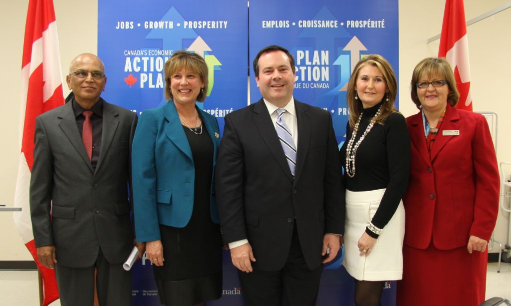 Minister Kenney accompanied by Mr. Ravi Prathivathi, Corporate Services, College of Nurses of Ontario; Ms. Carolyn Trumper, Director, Policy and Practice, College and Association of Registered Nurses of Alberta; Ms. Barbara Lowe, Executive Director, College of Registered Psychiatric Nurses of Alberta; and Ms. Norma Schneider, Vice President of Teaching and Learning, NorQuest College.