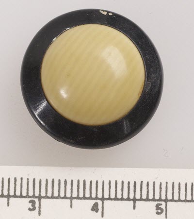 Cellulose nitrate button, front view.