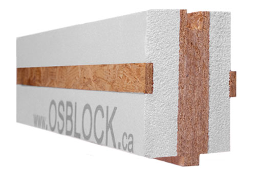 OSBLOCK block made of compressed wood panels and expanded polystyrene.