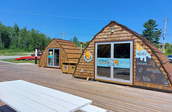 The Katakag Adawewigamig hut at the Kebaowek Marina.