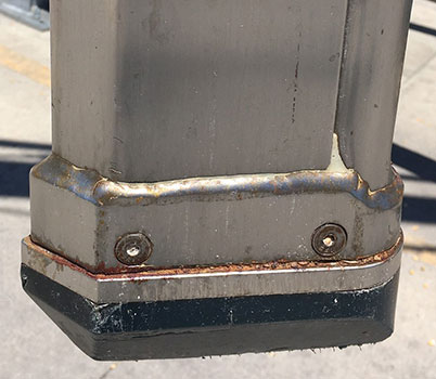 Photographs of the side view of a compartment type probe