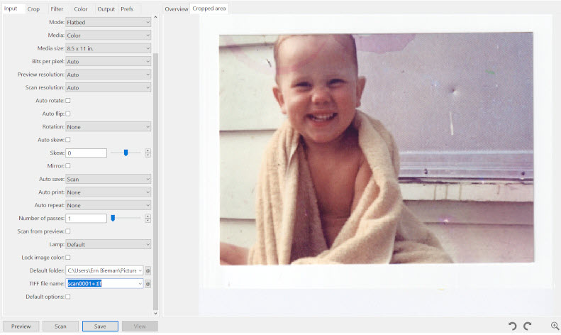 Screenshot of VueScan after a single object, a photo print of young boy, has been selected for scanning and a scan has been produced.