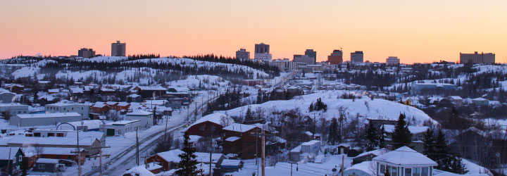 Une image de paysage d’une ville du nord au crépuscule