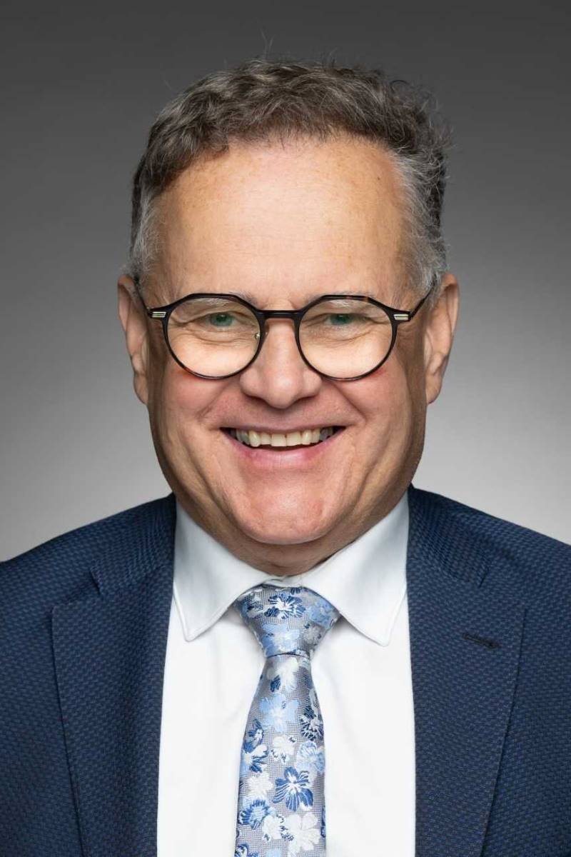 Headshot of Wayne Long