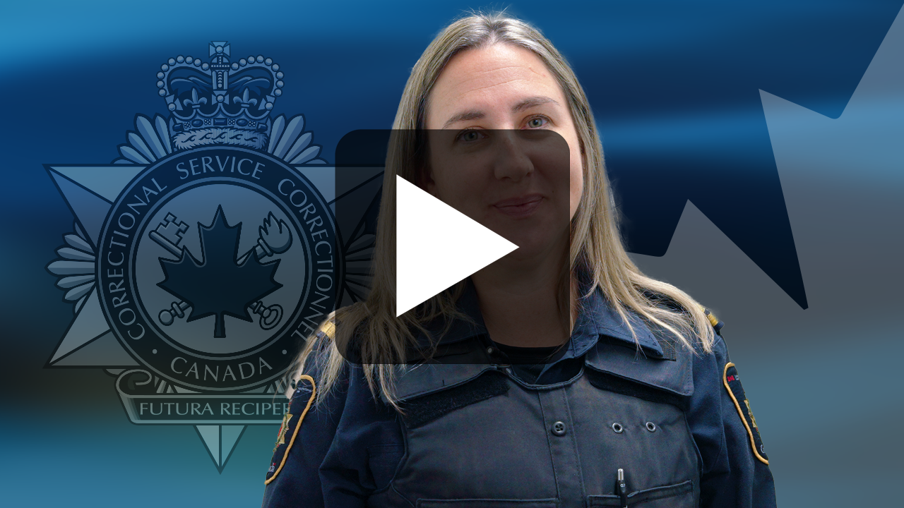 Une image bleu foncé avec l’insigne du SCC et une feuille d’érable canadienne en arrière-plan. Une image bleu foncé avec l’insigne du SCC et une feuille d’érable canadienne en arrière-plan.