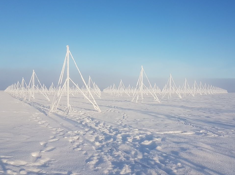 Through our ADSA Science and Technology Program, the Over-the-Horizon Radar project studies ways to increase the performance of Over-The-Horizon-Radar systems that are impacted by the Aurora Borealis in Canada’s Arctic.