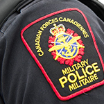 Toute l’instruction sur l’arme à impulsion est donnée par des instructeurs qualifiés sous la supervision de l’Académie de la Police militaire des Forces canadiennes.