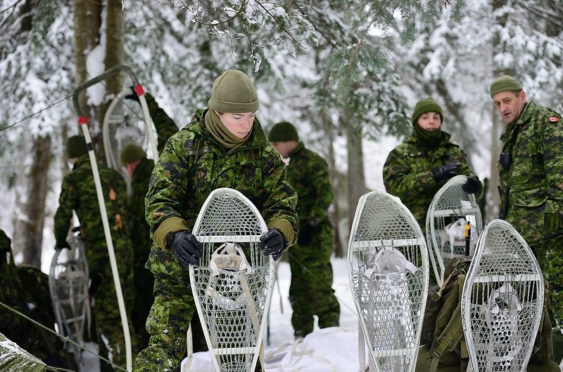 Reservists from 35 Canadian Service Battalion