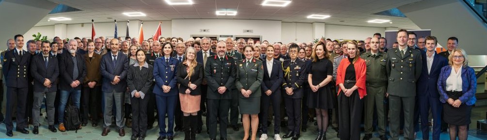 Des représentants de plusieurs pays ont participé à la conférence sur le commandement et contrôle de l’OTAN qui a eu lieu à Bruxelles, en Belgique, du 19 au 21 novembre.