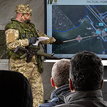 Maj Lenchuk (2 RCHA) narrating the tactical vignette for target acquisition. Credit : S3 Belchevski