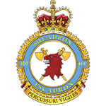 A Royal Canadian Air Force badge with a crown above a circular emblem. The centre shows a red animal head between two axes on a blue background. Text reads “400 Squadron” and “Percussuri Vigiles.”