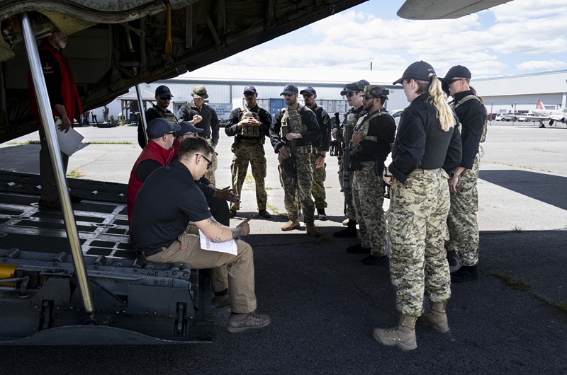 Students on the Aircraft Security Officer Course conduct training at Kingston Norman Rogers Airport in Kingston, Ontario.