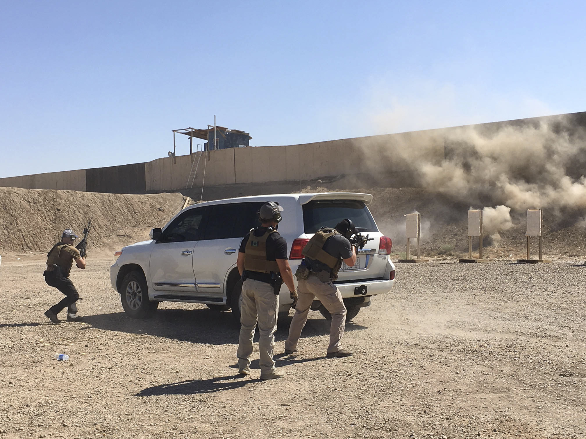 Specially trained Canadian Armed Forces members, with the close-protection team assigned to Joint Task Force-Iraq, participate in ongoing training 10 August 2018 to ensure they maintain their advanced skills and knowledge. Image by:  Op IMPACT Imaging