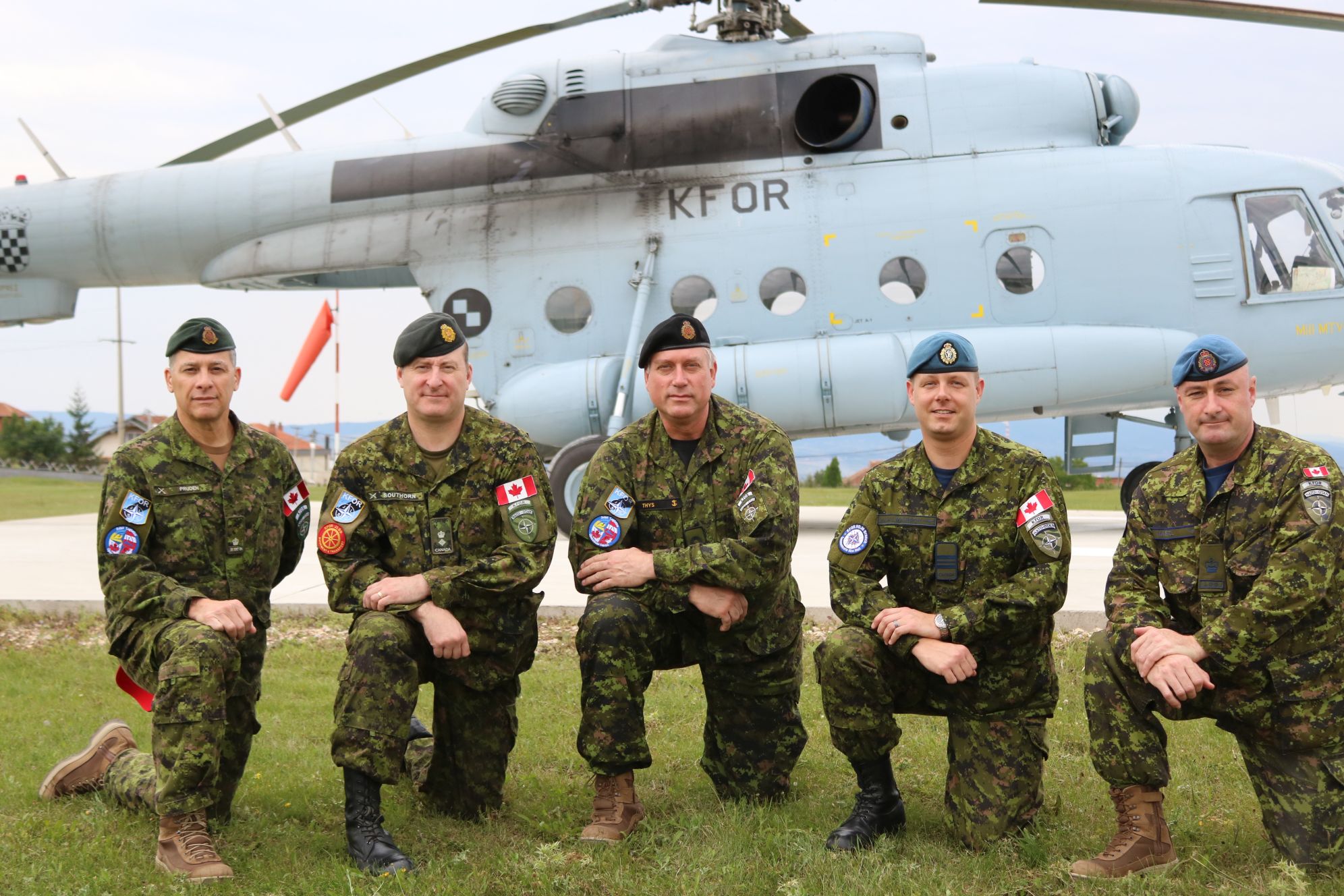 The Operation KOBOLD Task Force (from left to right: Major K. Pruden, Lieutenant-Colonel M. Southorn, Commander A. Thys, Major K. Hjalmarson, and Warrant Officer E. Martel) in 2018.