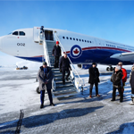 An Aircraft Security Officer (ASO) Flight Executive 
Team provided security for the Prime Minister of Canada, 
the Right Honourable Mark Carney, during a visit to 
Iqaluit. Their professionalism and adaptability were on 
full display during this multi-stop Code 1 VIP mission, 
which included Iqaluit, following two prior visits