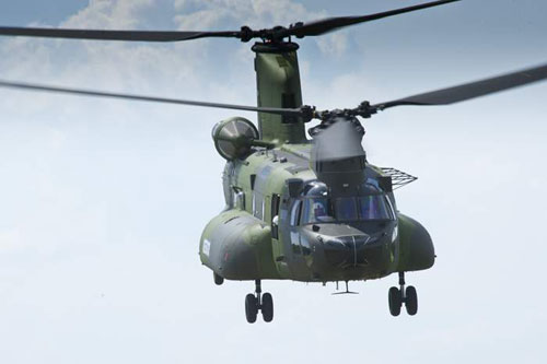 Le 24 juin 2012 – Vol inaugural du premier CH147 Chinook dans le cadre du projet d'hélicoptères de transport moyen à lourd.