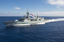 East Coast of Africa, 26 February 2014 – Her Majesty’s Canadian Ship Regina flies her battle ensign sized Canadian Naval Ensign during Operation ARTEMIS. (photo by: Cpl Michael Bastien, MARPAC Imaging Services)