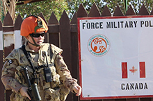 Sinai Peninsula, Egypt. September 2016 – Canadian Military Police, who are deployed to Operation CALUMET, participated in a camp-wide security exercise in the Sinai Peninsula. (Photo: CAF)