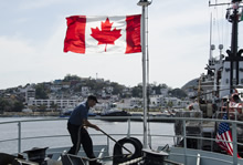 A crewmember of Her Majesty’s Canadian Ship SASKATOON hauls in the lines as the ship comes alongside in Manzanillo, Mexico after the North American Maritime Security Initiative Pacific Exercise 2017, a two day interoperability exercise with the United States Coast Guard and the Secretaria de Marina Armada de Mexico, in Manzanillo, Mexico on March 4, 2017. (Photo: Royal Canadian Navy Public Affairs)