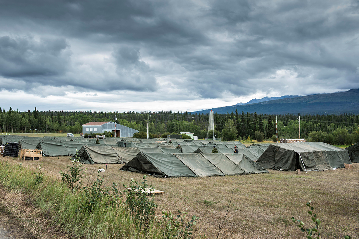 Canadian Armed Forces members complete final set-up preparations at Haines Junction Camp during Operation NANOOK on August 19,  2016. (Photo: Corporal Chase Miller, Canadian Forces Support Unit (Ottawa) - Imaging Services)