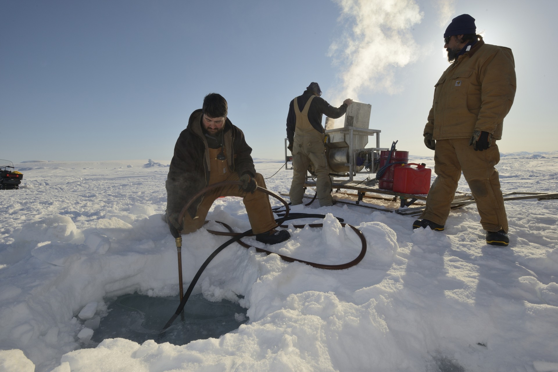 A hot water drill is sometimes used to drill larger holes in the ice.
Photo by Janice Lang, DRDC