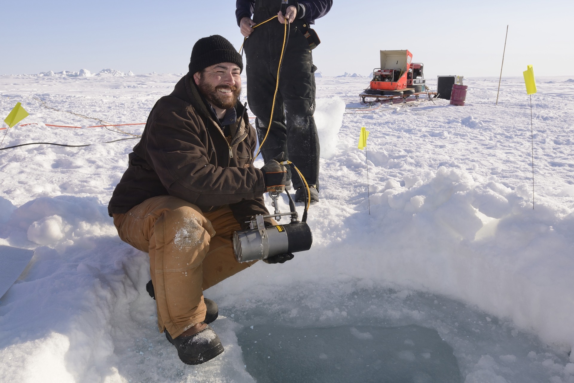 This sound projector provides a more consistent and controlled sound to test the icepick geobuoys.
Photo by Janice Lang, DRDC