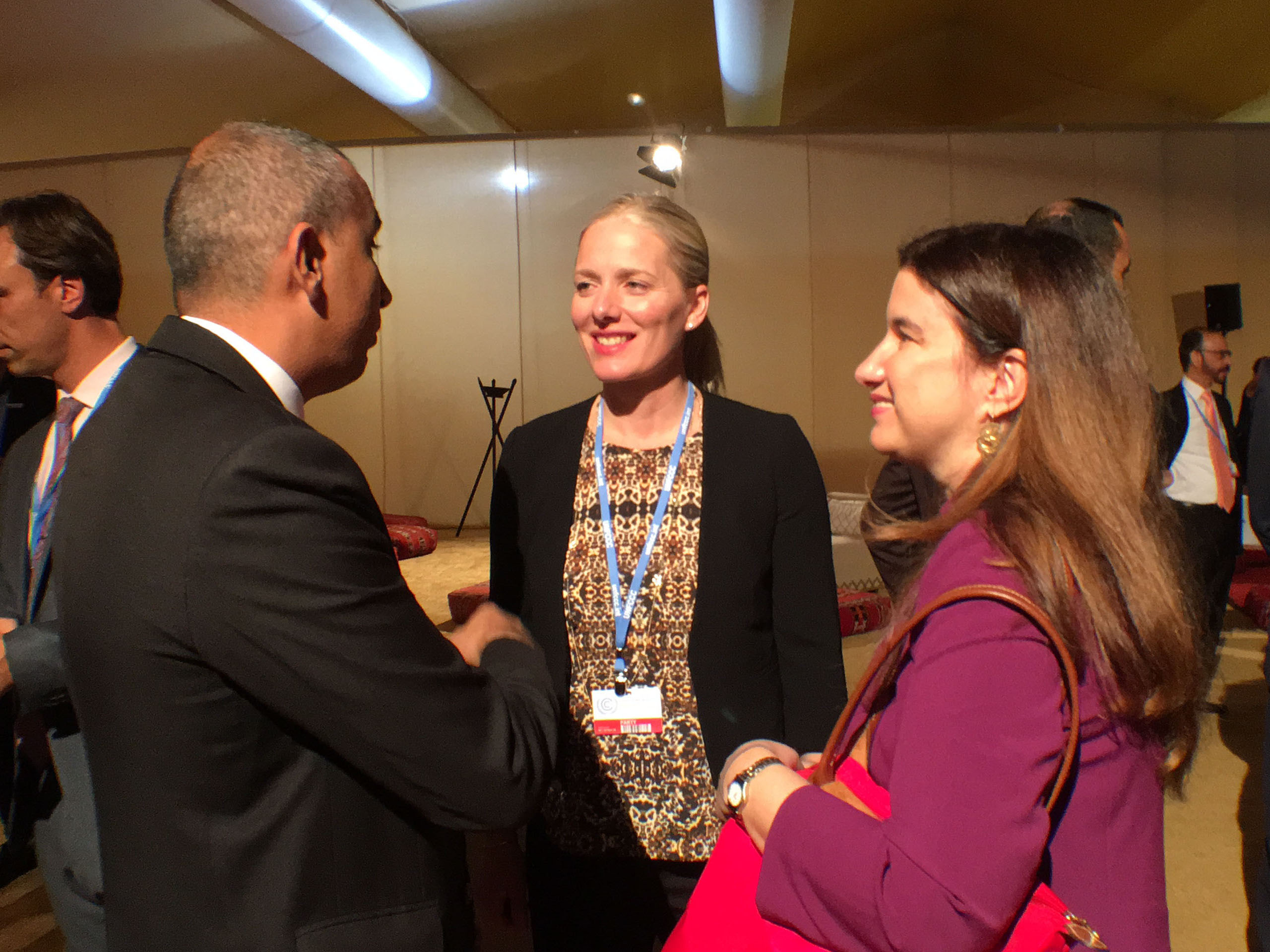 Minister McKenna speaks with other attendees at the UAE Youth Circle at COP22.