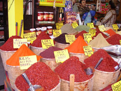 Spice Market - Photo: © R. Khalil, Bioversity International
