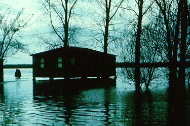 Photo - Floodproofed structure - Richelieu River